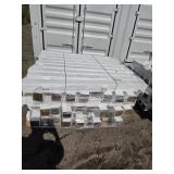 WHITE FENCE STUDS PALLET