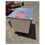 Standing cashier Colorpoint K36-cse