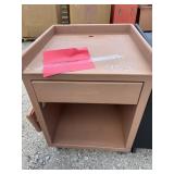 X1 CAMCO PLASTIC CASHIER STAND