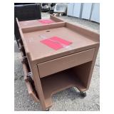 X1 CAMCO PLASTIC CASHIER STAND