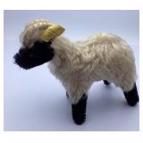 Vintage Steiff Ram, 4-1/2 ins., with Tag