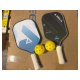 2 Pickleball Paddles & 2 balls