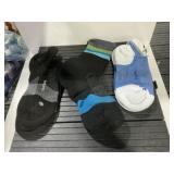 Features M Athletic Socks