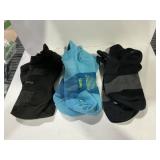 Feetures Elite Light Cushion No-Show Socks M