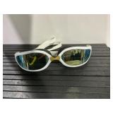 FINIS White Blue Swimming Goggle