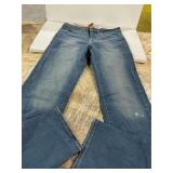Levis 314 Shaping Straight Jeans Size 28x32