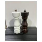 Cole and Mason Salt and Pepper Mill Set