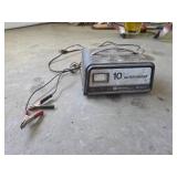Schumacher 10 Amp Battery Charger with Manual Cont