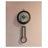 (2) pcs barometer and therometer