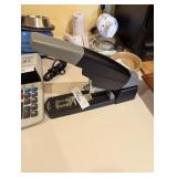 Heavy stapler