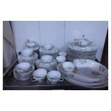 Porcelain Dinnerware Set with Floral Design and Go