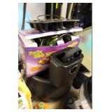 Fog machine, cauldron, skull light