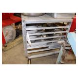 Trays & containers