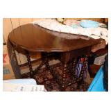 Drop leaf table
