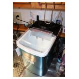 Icemaker