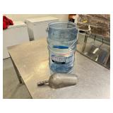 SAF-T-ICE TOTE W/ ALUMINUM SCOOP