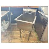 1 COMPARTMENT SINK W/ FAUCET - 20 X 20