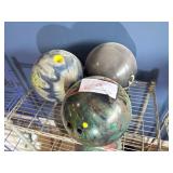 LOT - ASSORTED BOWLING BALLS