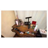 Makeup, Jewelry & Bedroom Décor