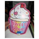 'Sweet Love' Cupcake Sign