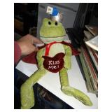 Valentine's Frog w/ 'Kiss Me'