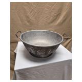 VINTAGE ALUMINUM COLANDER