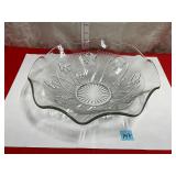VTG JEANNETTE GLASS IRIS&HERRINGBONE RUFFLED BOWL