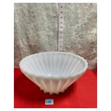 Vtg Anchor Hocking Milk Glass Scalloped Shell Bowl