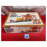Vtg Tyco Operating Piggy Back set, see all picture