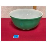 Vtg Green Pyrex mixing bowl (403) 2 1/2 Qt.