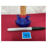 Vtg Cobalt blue chicken on a hen 2.5''