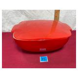 Vtg. Pyrex red lidded casserole dish