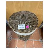 Vtg Woven Wicker Laundry Hamper with Lid & Liner