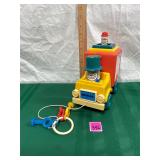 Vtg UNIMAX pop-up pull toy-one key broken