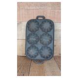 Gate Marked Turks Head Gem Pan w 6 Slots