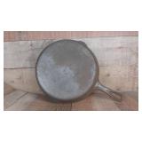 Griswold #8 704 F Small Logo Skillet