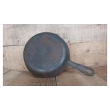 No. 5 Cast Iron Skillet w Heat Ring