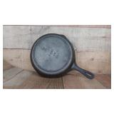 No. 6 Lodge 3 Notch Skillet w Heat Ring