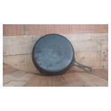 Griswold #8 704 Cast Iron Skillet Large Logo