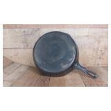 Griswold #8 Small Logo Skillet 704 Cast Iron