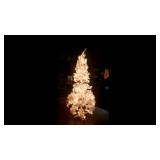 6 Ft White Christmas Tree w White Lights 6 Ft White Christmas Tree w White Lights