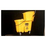 Rubbermaid WaveBrake Commercial Cleaning Bucket Rubbermaid WaveBrake Commercial Cleaning Bucket