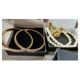 (6) Avon Jewelry & Accessory in Boxes
