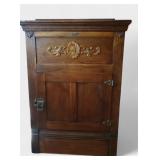 Oak Ice Chest by Kluegel, Poppitz & Kirckhoff
