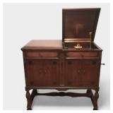 Victrola Model VV405  11768
