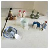 Salt & Pepper Shakers, Cups