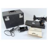 Singer Featherweight 221 Portable Sewing Machine