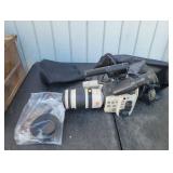Canon L2 Pro Hi8 Camcorder with Accessories