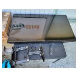 Samsung UN60J6200 60' LED Smart TV with Mount