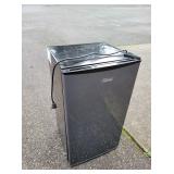 MIDEA 3.3 Cu. Ft. 19' Compact Refrigerator